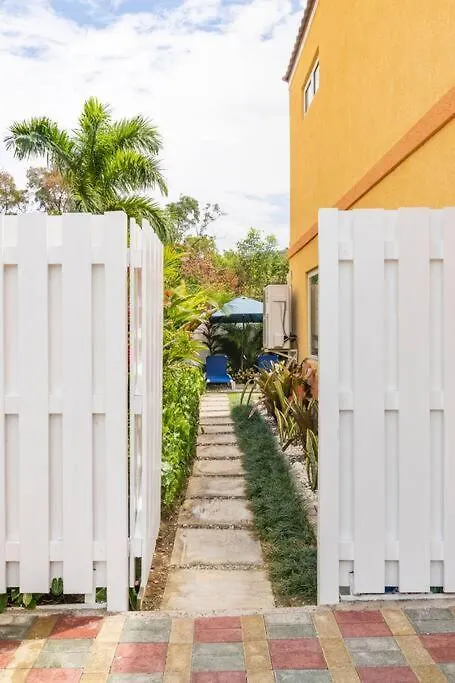 Daire Two Bedroom Suite-Beach Restaurants Shop Nightlife Montego Bay