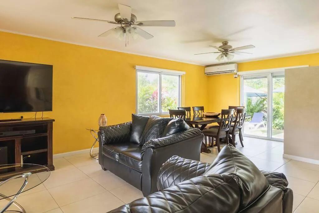Daire Two Bedroom Suite-Beach Restaurants Shop Nightlife Montego Bay