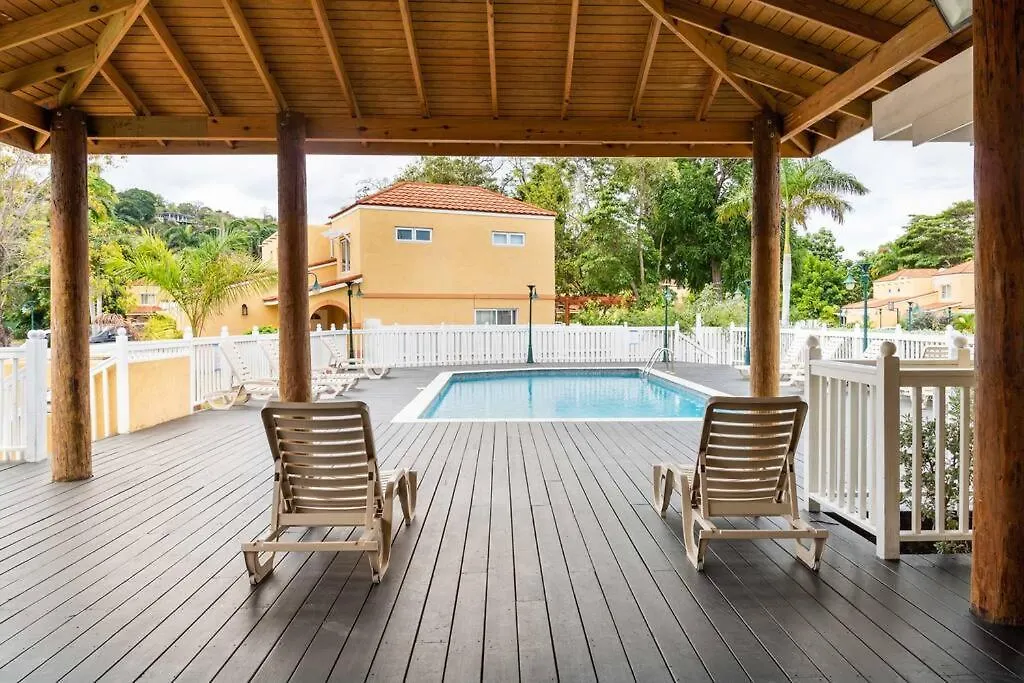 Daire Two Bedroom Suite-Beach Restaurants Shop Nightlife Montego Bay